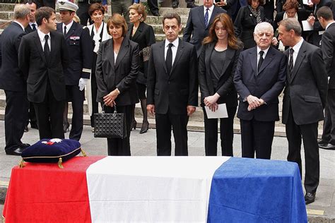 yves saint laurent causa morte|saint laurent funeral.